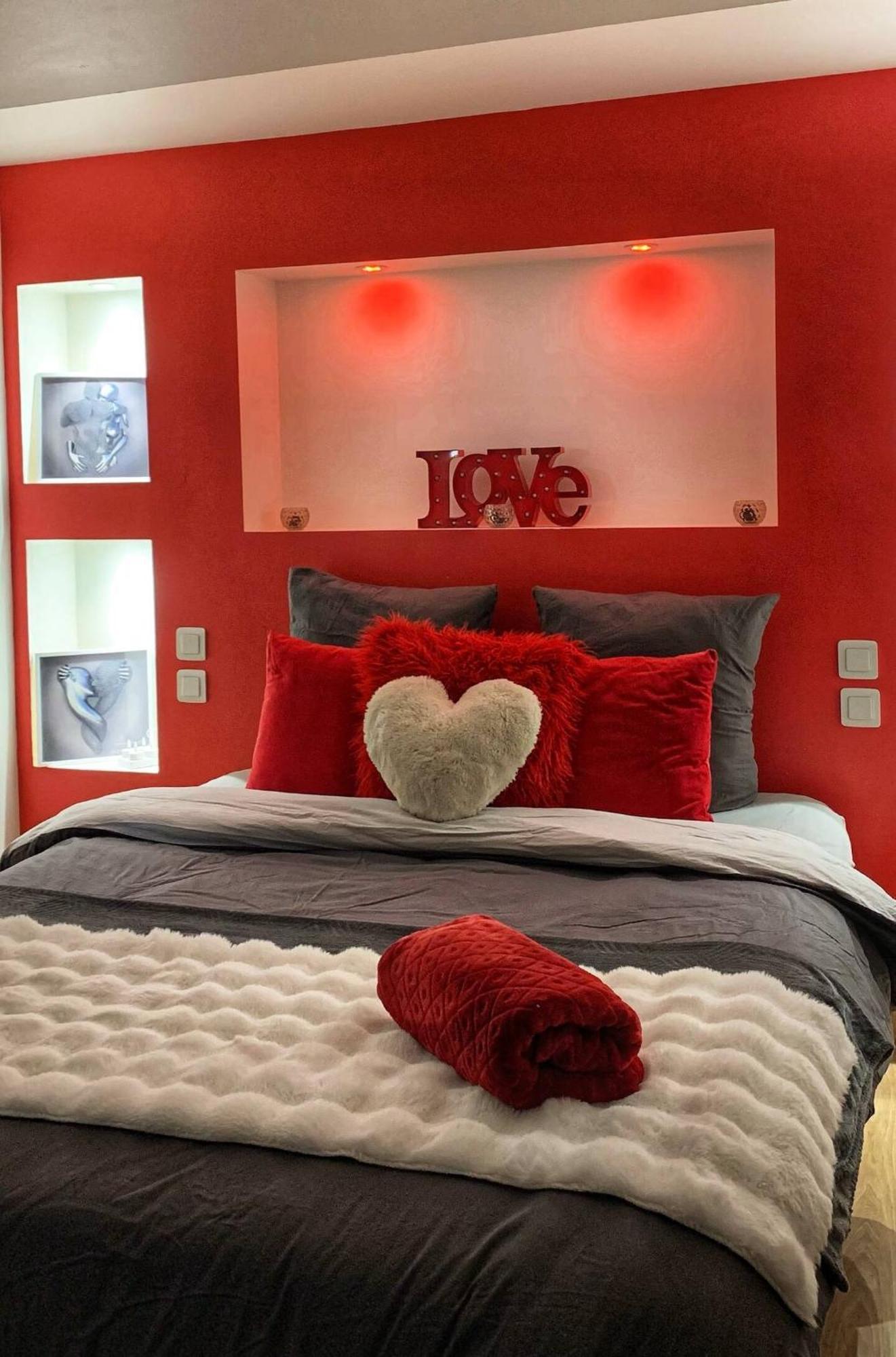 Love Room Perpignan Jacuzzi & Ambiance Romantique Villeneuve-de-la-Raho Luaran gambar